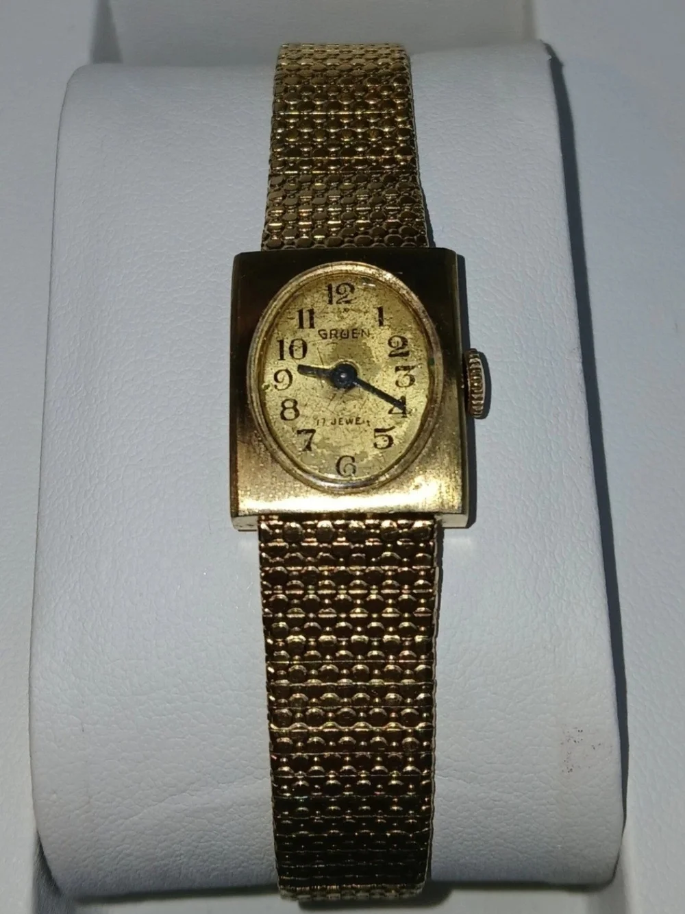 Vintage Gruen 17 Jewels Mechanical Movement Watch Original Bracelet Runs